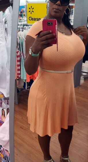 uber-sexy ebony lady selfie