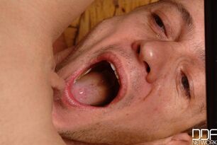 vulva tonguing gimps